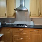Lovely 2 Bed Main Door Flat With Free Parking