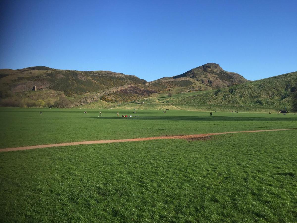 Bed & Breakfast Next Door To Holyrood Palace And Arthur's Seat Edinburgh