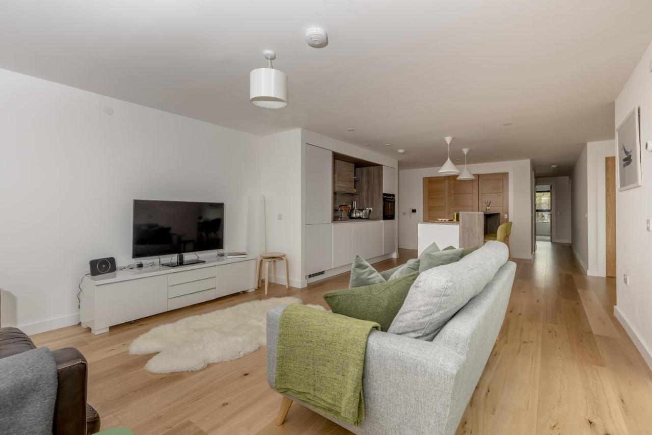 Altido Airy 3-bed Apt Near Royal Botanic Garden * Edinburgh