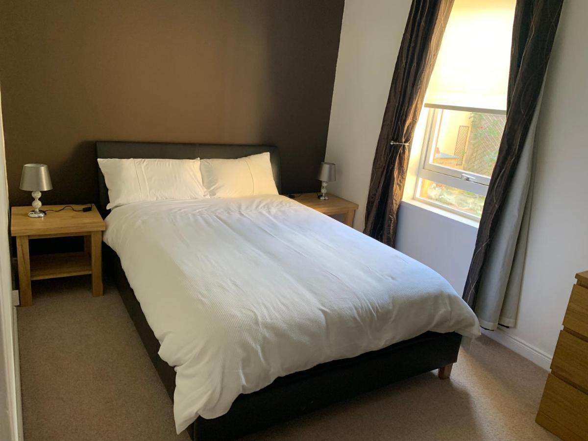 Apartment 1 Bedroom Flat With Parking Space