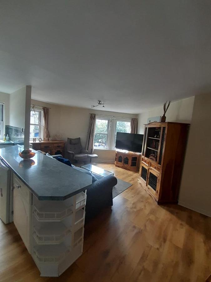 3 Bedrooms Flat In Central Old Town , Grassmarket Heart Of Flat Sleeps 6 , Eh1 Edinburgh