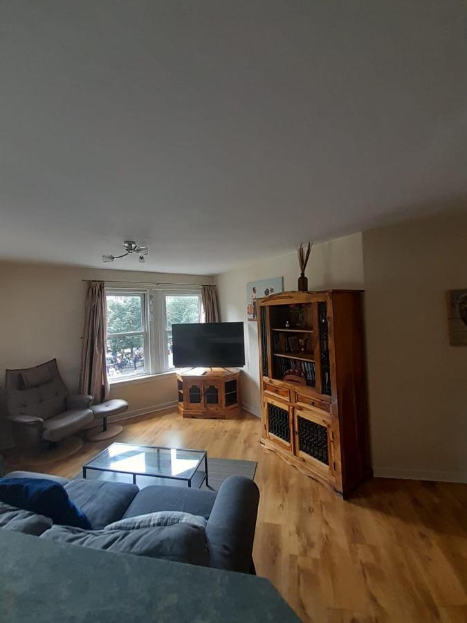 3 Bedrooms Flat In Central Old Town , Grassmarket Heart Of Flat Sleeps 6 , Eh1 *