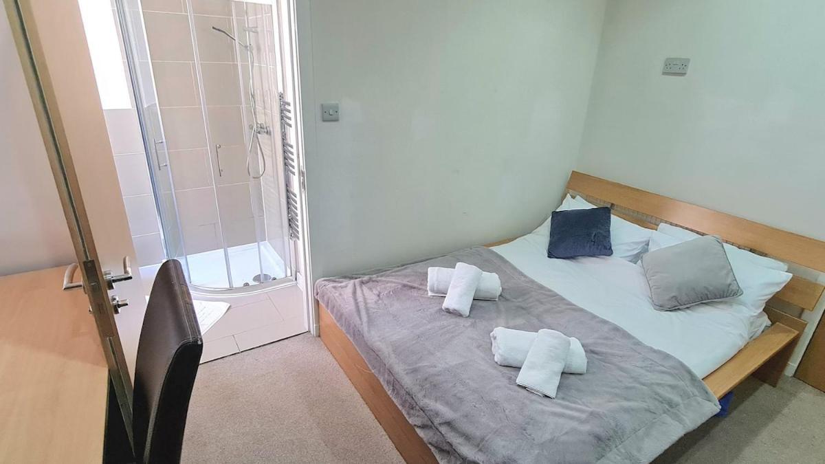Apartment Luxurious Spacious 3 Bedroom - City Centre - Excellent Location - Five Star Amenities & Service