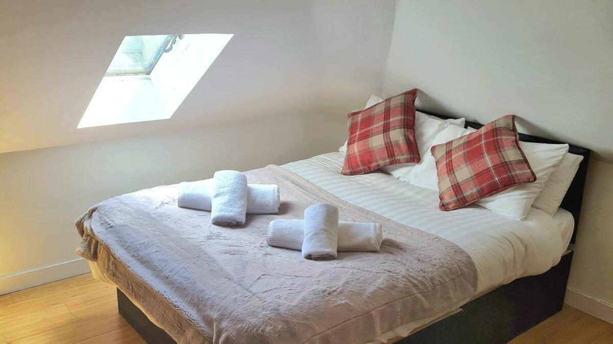 Apartment Luxurious Spacious 3 Bedroom - City Centre - Excellent Location - Five Star Amenities & Service Edinburgh