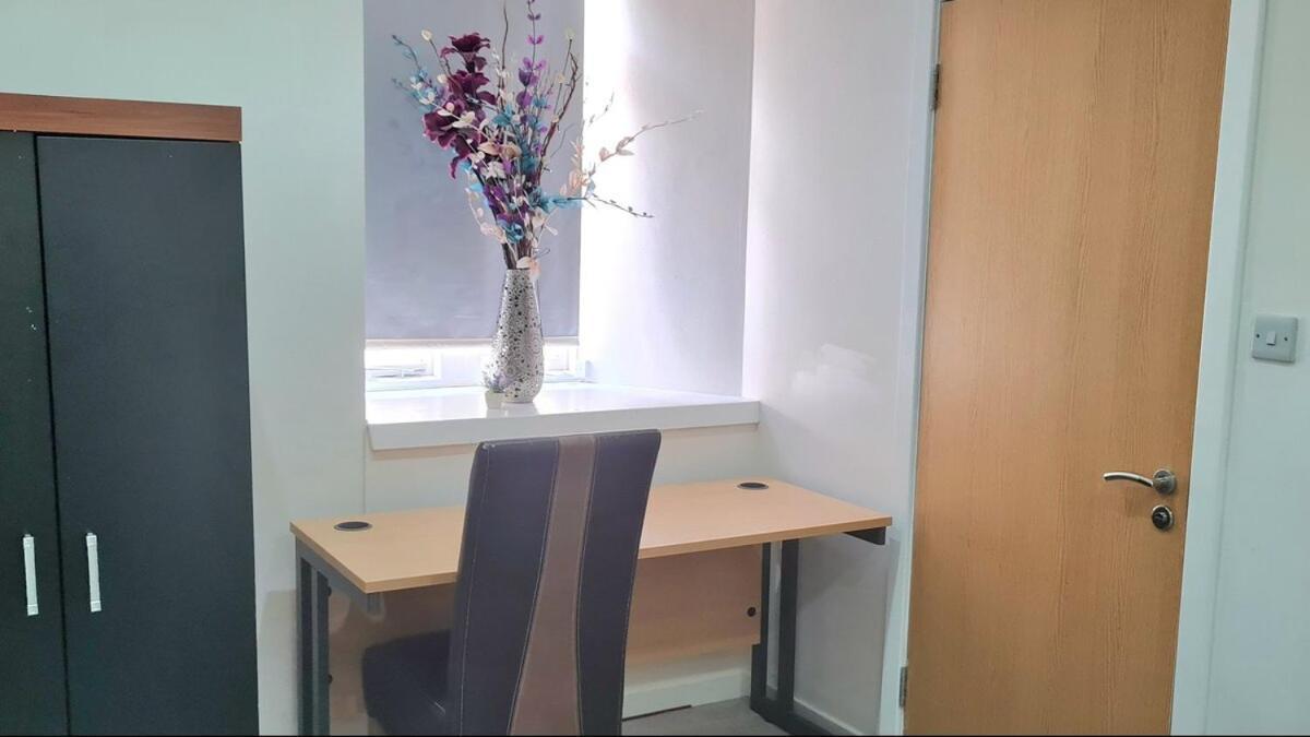 Luxurious Spacious 3 Bedroom - City Centre - Excellent Location - Five Star Amenities & Service