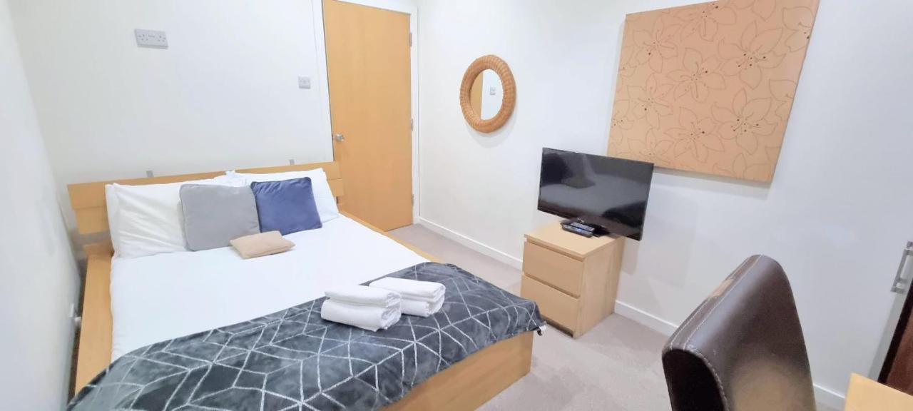 Luxurious Spacious 3 Bedroom - City Centre - Excellent Location - Five Star Amenities & Service Apartment Edinburgh