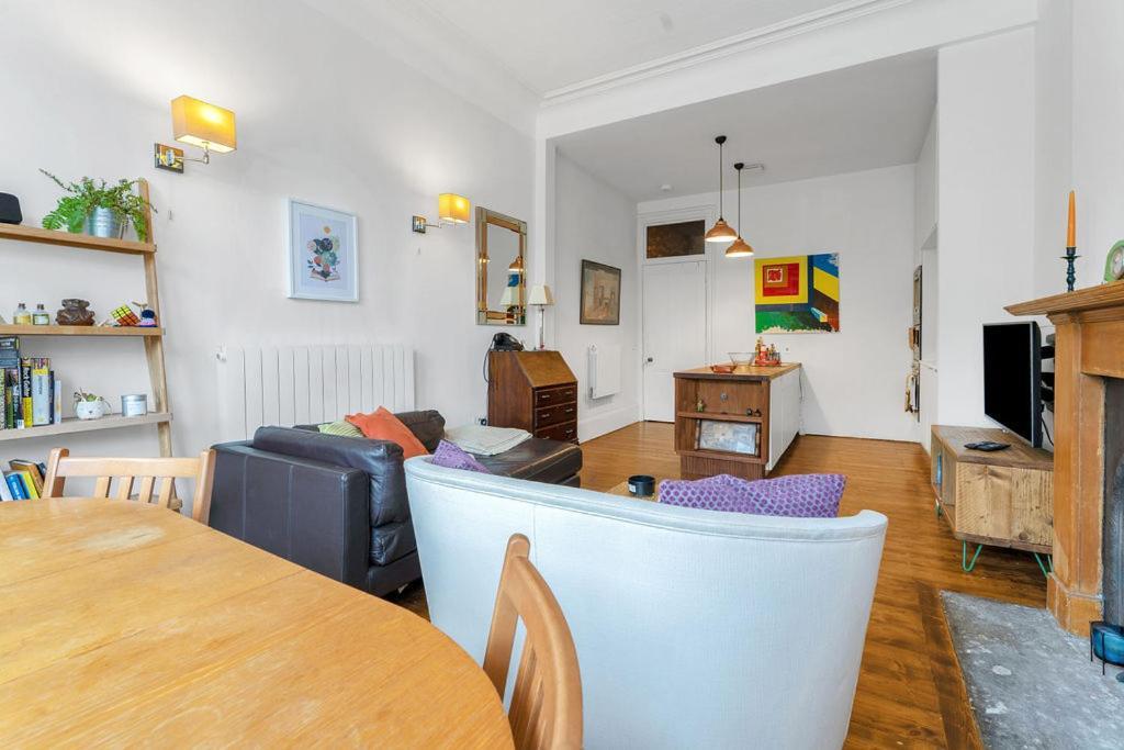 Guestready - Lovely Near Leith Walk Edinburgh
