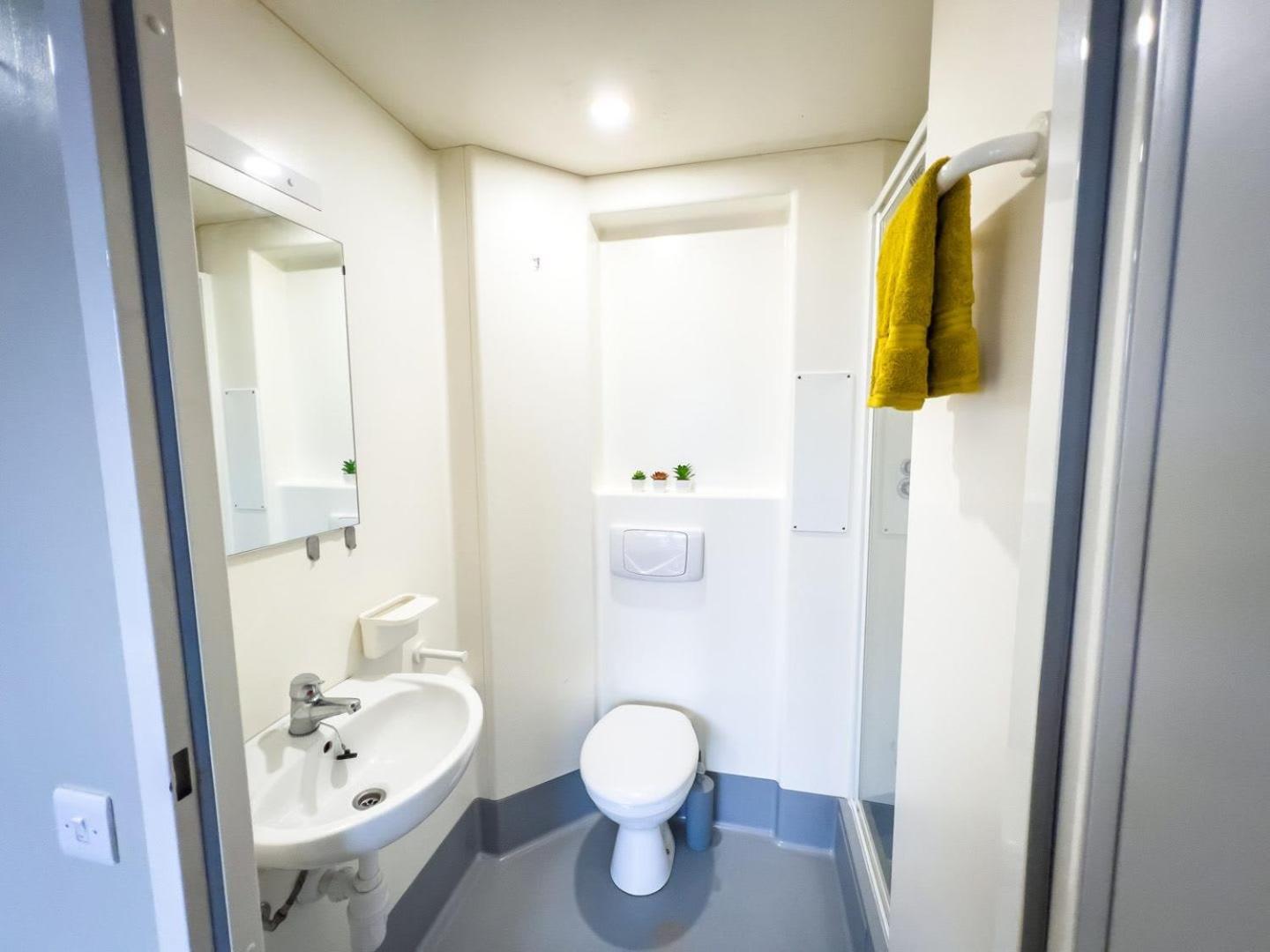 Modern At Panmure Court In For Students Only *
