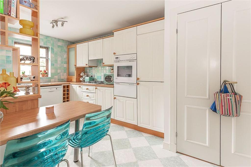 Apartment Orchard Brae Edinburgh