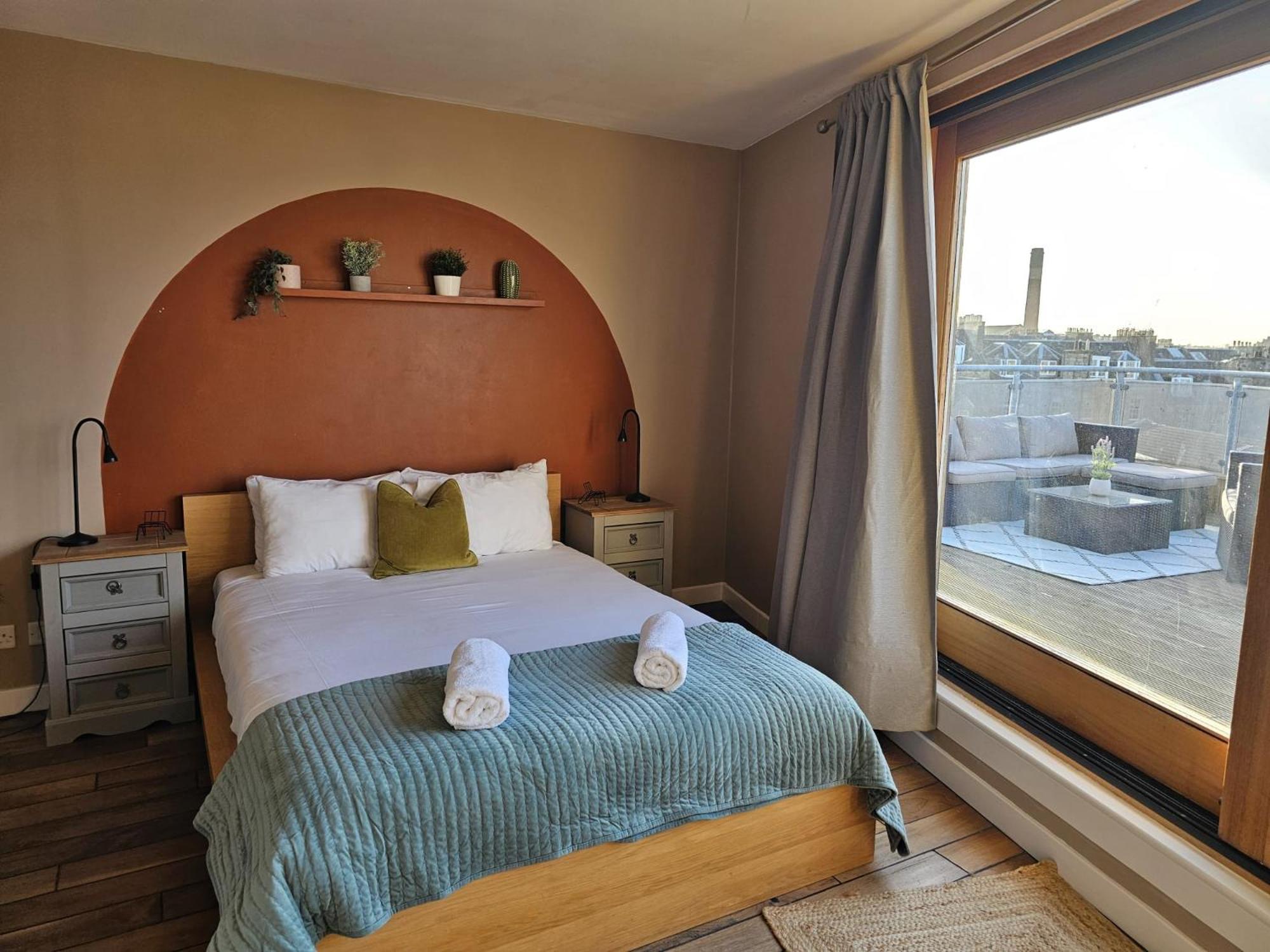 Rooftop Retreat Edinburgh
