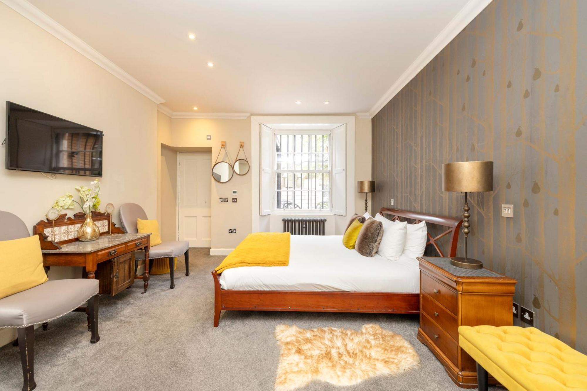 Joivy Ultra Luxe Near Princes Street Apartment