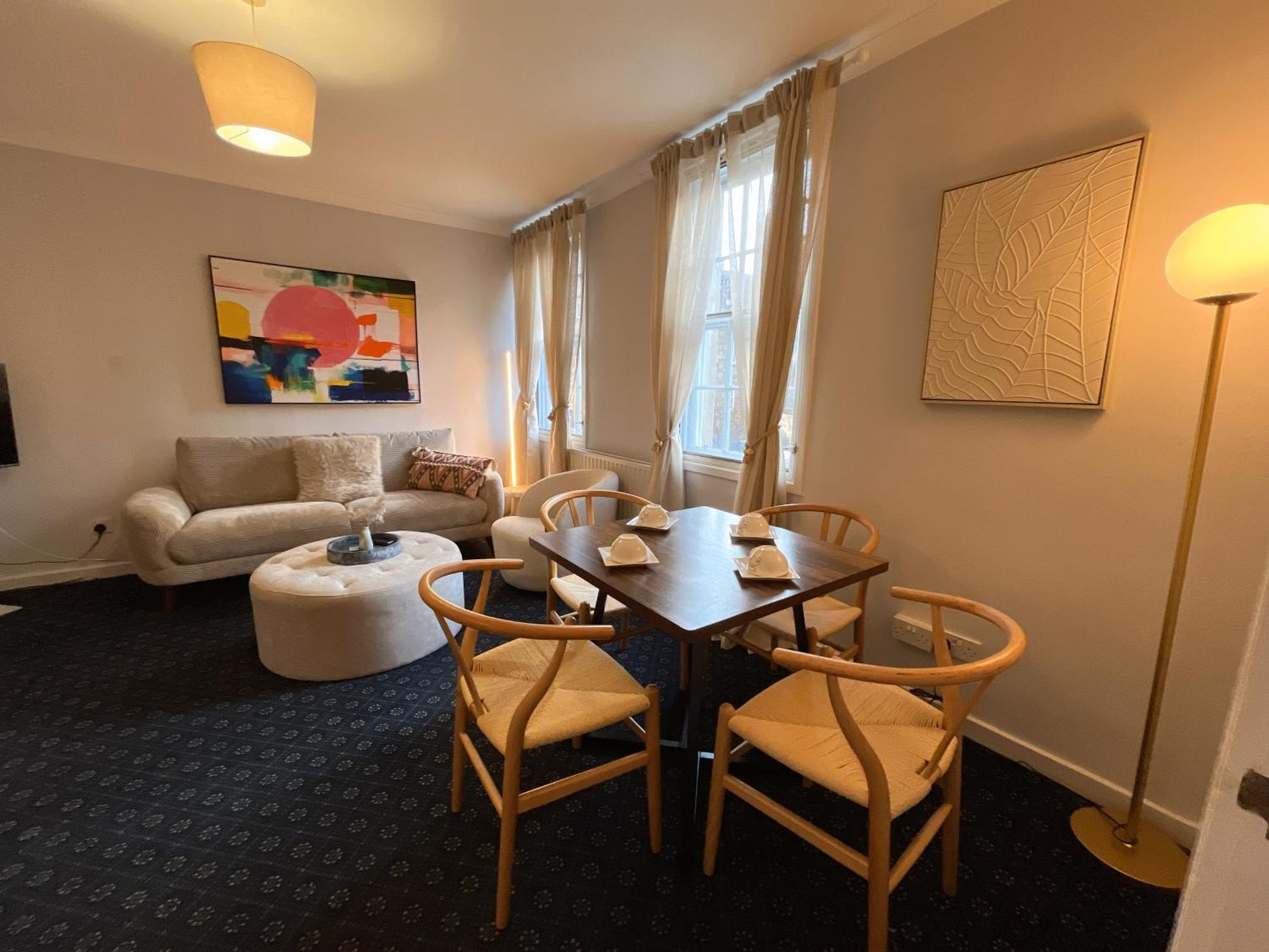 Nicolson Street Two Bedrooms * EDI