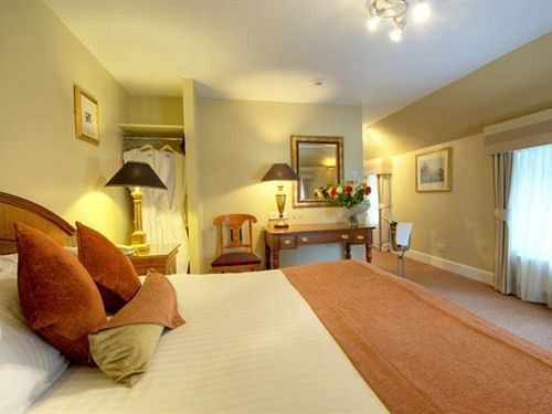 Aaron 4* Edinburgh