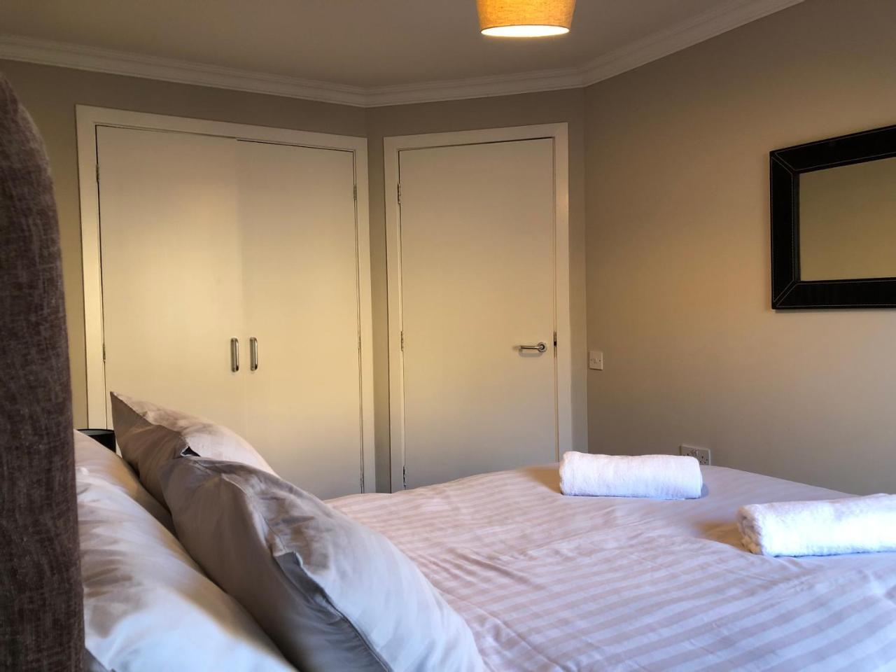 Newington Apartment *