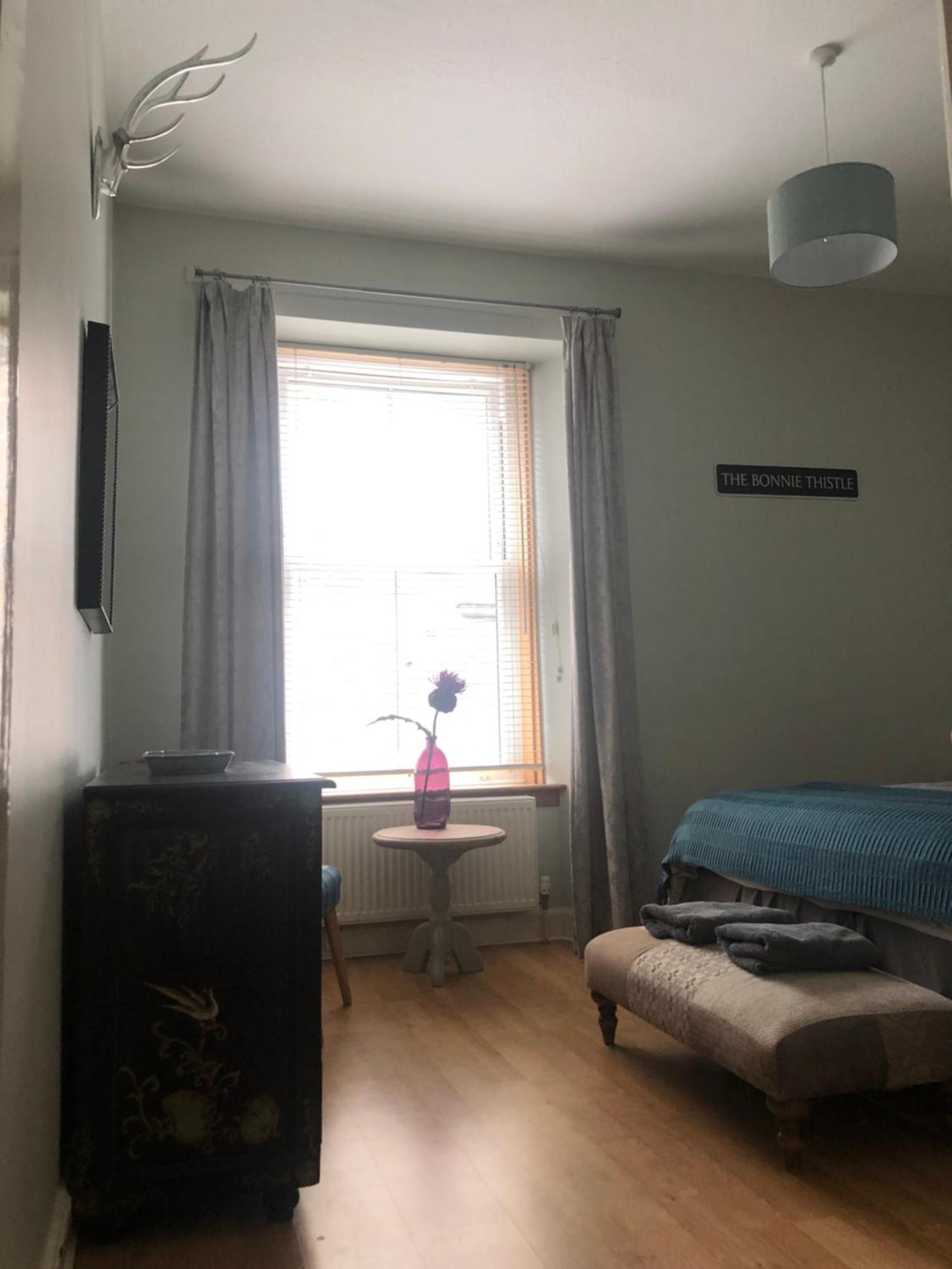 The Abbeyhill Bonnie Thistle * Edinburgh