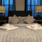 Queen Street Boutique Suites