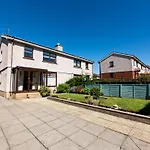 3 BED House w/Drive&Garden v/Fast WiFi near bioQuarter
