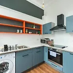 Newly Refurbished City Centre Chic Pad