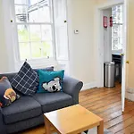 Castle Wynd - Historic Edinburgh Castle Views Central Apartment
