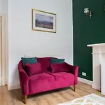 Stockbridge Two Bedroom Apartment