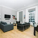 Joivy Bold And Spacious 1Bed Home, Near Haymarket Train Station