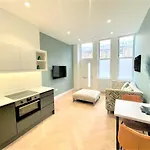 Trendy And Newly Reno\'D 1 Bed Nr The Meadows