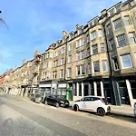 Trendy And Newly Reno\'D 1 Bed Nr The Meadows