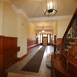 Edinburgh Flats Company - Queen Street - Centre