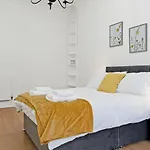 Wonderful & Comfy 2 Bedroom Apartment - Close To City Centre - Free Parking