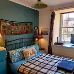Edinburgh\'S Dean Village River View Retreat