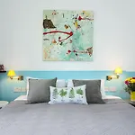 New Town Guest House (Adults Only)