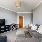 The Amazing Learmonth Court Near Stockbridge 3 Bedrooms