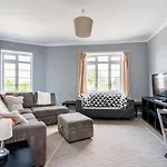 The Amazing Learmonth Court Near Stockbridge 3 Bedrooms