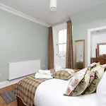Joivy Cozy Apt Near Edinburgh Castle