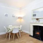Cosy Near Centre Edinburgh Apartment
