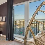 Edinburgh, 2Bed Apt, Sea View Leisure or Business