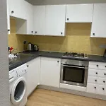 Fantastic Location 10 Mins To Princes Street- 15 To Royal Mile- Main Door-Patio