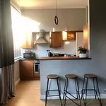 City Center Apartment In Edinburgh