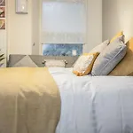Spacious & Cosy Studio Flat In The Heart Of Edinburgh City Centre