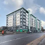 Waterfront Castle View 3 Bed Apartment