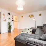 Cosy 2 Bedroom Apartment In The Heart Of Edinburgh