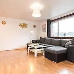 Cosy 2 Bedroom Apartment In The Heart Of Edinburgh
