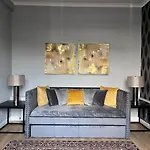 City Center Apartment In Edinburgh