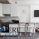 Lovely Modern Apartment At The Shore