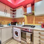 Drumdryan Ground Floor Central Aparthotel