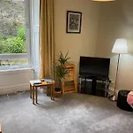 Central But Quiet Barony Street Only 10 Minutes Walk To Princes Street No Stairs