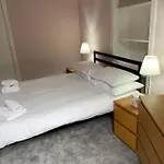 Central But Quiet Barony Street Only 10 Minutes Walk To Princes Street No Stairs