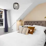 Stylish 1 Bedroom Apartment