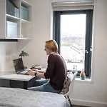 Bright Studios And Ensuite Bedrooms At Mcdonald Road In Edinburgh