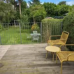 Private Room With Terrace And Free Parking